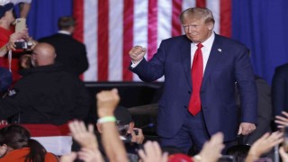 ABD'de 6 Ocak Komitesi, Trump'ın ifade vermesi için verdiği mahkeme celbini geri çekti