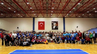 ADÜ Bölgesel Voleybol Turnuvasında ödülleri topladı