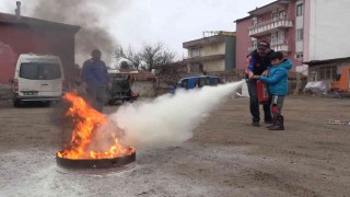 AFAD görevlileri, vatandaşları afet olaylarına karşı bilinçlendiriyor