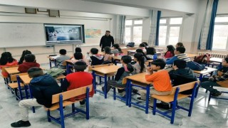 AFAD okullarda eğitime devam ediyor