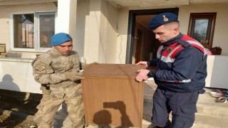 Ağır hasarlı binalara asker eli