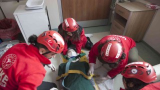 Ahlat Devlet Hastanesinde gerçeği aratmayan deprem tatbikat