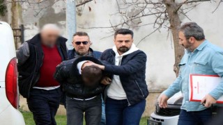 Ahşap sandıkta bulunan cesetle ilgili 2 şüpheli adliyede