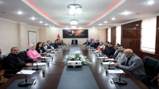AİÇÜ Rektörü Prof. Dr. Karabulut, başarılı projeler üreten personellere teşekkür belgesi verdi