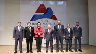 AİÇÜde “Türkiye Yüzyılı Gençlik ve Üretim Stratejisi” konferansı düzenlendi