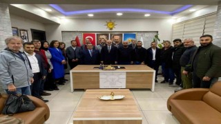 AK Parti Efelere 208 yeni üye katıldı