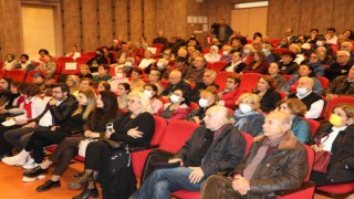 Aktif yaşlılardan yeni tiyatro gösterisi