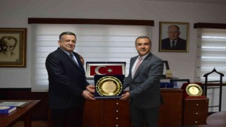 Ali Erdemoğluna teşekkür plaketi