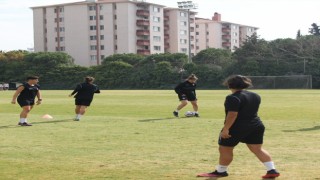 Altayda mali sorunların faturası, Kadın Futbol Takımına çıktı