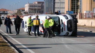 Ambulans ile Evde Sağlık Hizmetleri aracının karıştığı kazada 9 kişi yaralandı