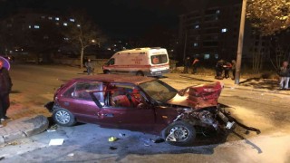 Ambulans ile otomobil çarpıştı: 1i bebek 7 yaralı