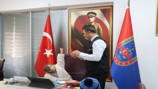 Anasınıfı öğrencileri jandarmada çizgi film izledi