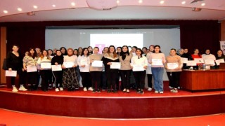 Anne adayları için doğum ve bebek bakımı anlatıldı