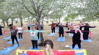 Anne Şehir ile 17 bin kişi zumba yaptı