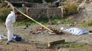 Antalyada boş arazi içerisinde kadın cesedi bulundu