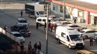 Antalyada hasta almaya giden ambulans otomobille çarpıştı