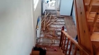 Antalyada kiracıdan “Ev sahibi çıkmamız için tadilat başlattı” iddiası