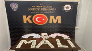Antalyada sahte para ile esnafı dolandıran 5 şüpheli yakalandı
