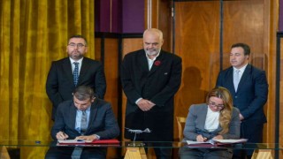Arnavutluk, Bayraktar TB2 SİHA alım anlaşmasını imzaladı