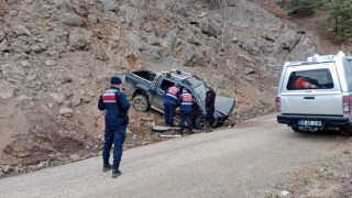 Artvinde kayıp kamyonet sürücüsünün cesedi kaza yerinden 2 kilometre uzakta bulundu