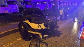 Ataşehirde 3 aracın karıştığı kazada anne ile kızı yaralandı
