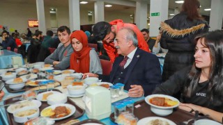 Atatürk Üniversitesinde yüksek kalite standardına ulaşan merkezi yemekhane hizmetine devam ediyor