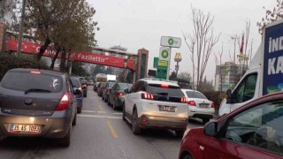 Aydında mesai başlangıç ve bitiş saatlerinde trafik kitleniyor