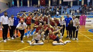 Aydının Sultanları evinde PTTyi rahat geçti: 3-1