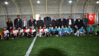 Aydınlar beldesi öğrencileri spor sahasına kavuştu