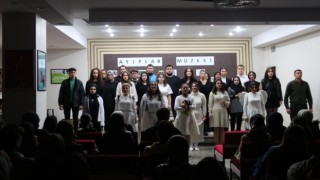 “Ayıplar Müzesi” tiyatro oyununa ilgi