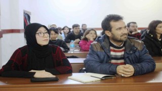 Baba kız üniversiteyi aynı sınıfta birlikte okuyor