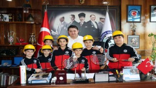 Badminton sporcuları GMİSi ziyaret etti