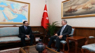 Bakan Akar, Türkiyenin Kosova Büyükelçisi olarak atanan Angılıyı kabul etti