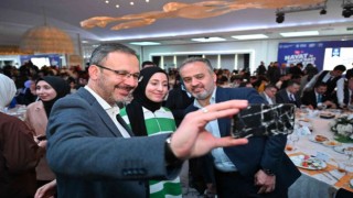 Bakan Kasapoğlu ve Başkan Aktaş gençlerle buluştu