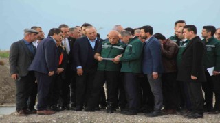 Bakan Kirişci: Selden 3 bin 254 çiftçi, 12 bin 106 dekar sera alanı etkilendi
