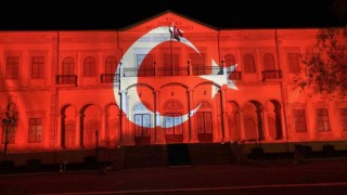 Bakan Nebati, İzmir İktisat Kongresinin 100. yılına özel ışık gösterisini izledi