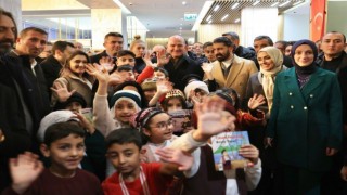 Bakan Soyluya çocuklardan sıcak karşılama