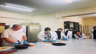Balıkesirli ünlü Şef Levent Kaynaktan öğrencilere ders