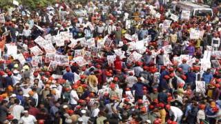 Bangladeşte binlerce kişinin katılımıyla hükümet karşıtı protesto