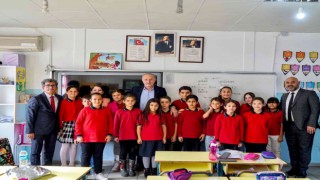 Başkan Atabay, minik öğrenin ricasını kırmadı
