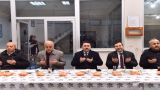 Başkan Avcı personelinin yanında