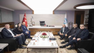 Başkan Büyükkılıça, sevilen sanatçı Bülent Serttaştan ziyaret