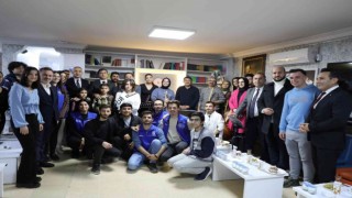 Başkan Çelik gönüllü gençlerle buluştu