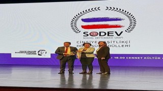 Başkan Eryılmazın kadın istihdamı projesine ödül