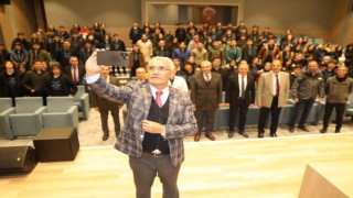 Başkan Güder, öğrencilerle söyleşi yaptı