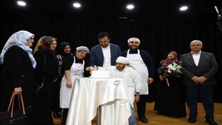Başkan Özdemire ailesinden doğum günü sürprizi