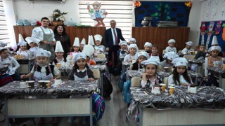 Başkan Topaloğlu minik aşçıların ‘pasta heyecanına ortak oldu