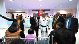 Başkan Topaloğlu: “Sağlıklı bir gençlik yetiştirmek için uğraşıyoruz.”