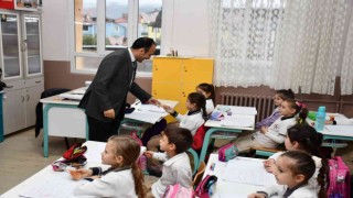 Başkan Ustadan öğrencilere yerli malı haftası hediyesi