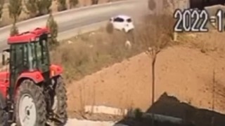 Batmanda otomobil defalarca takla attı, o anlar güvenlik kamerasına yansıdı